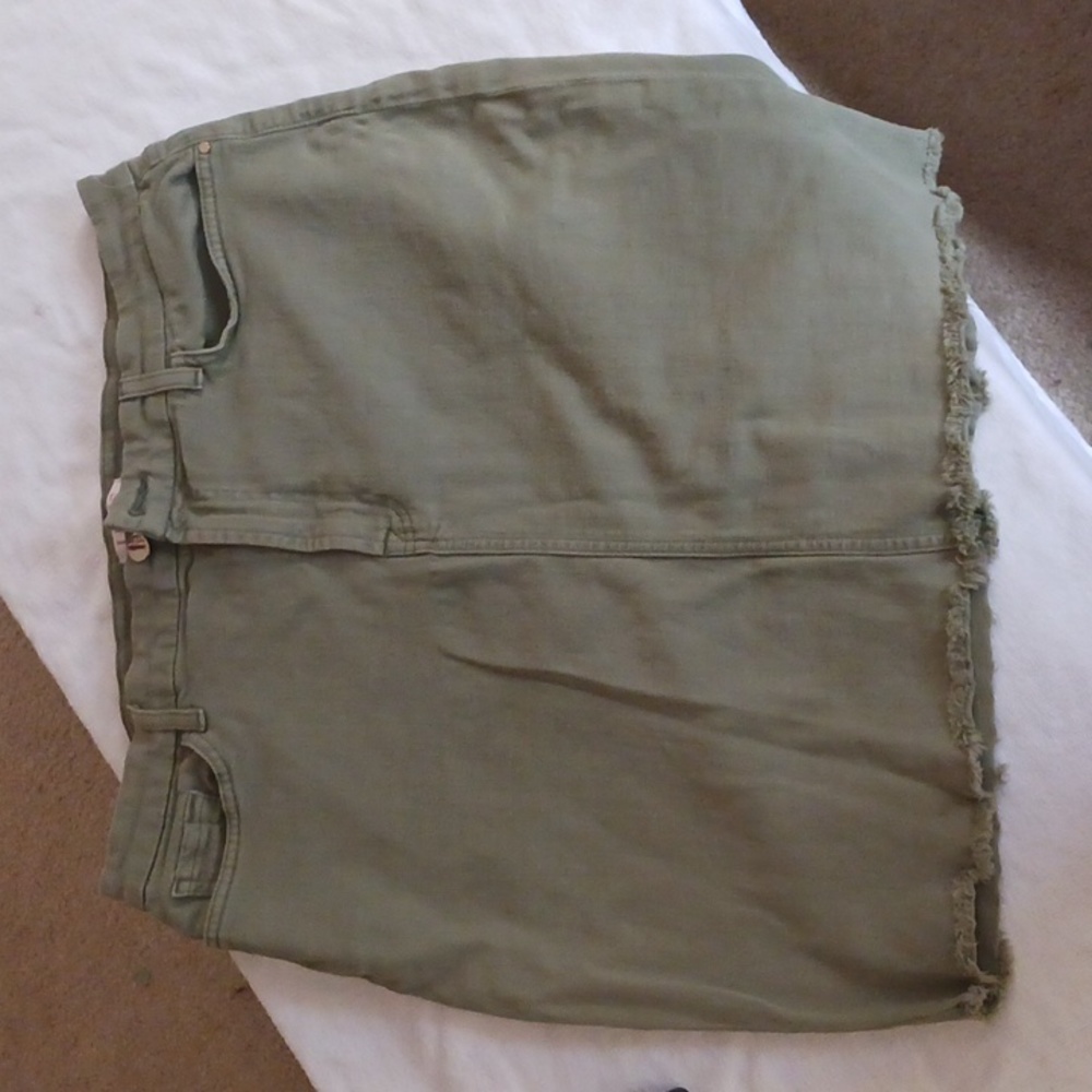 Jen7 for All Mankind Frayed Edge Skirt size 16